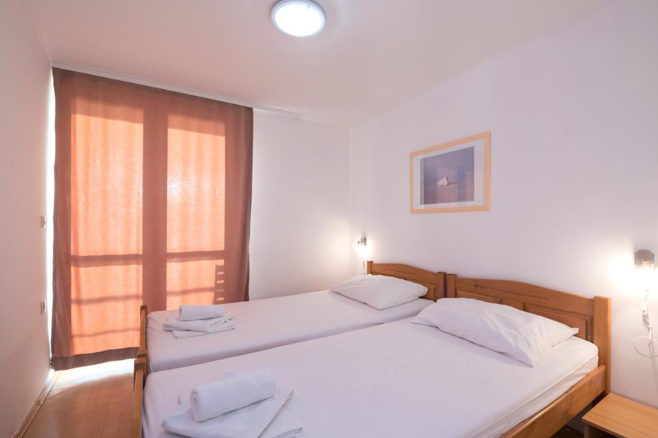 Hotel Rooms Roccia 노비그래드달마샤 외부 사진