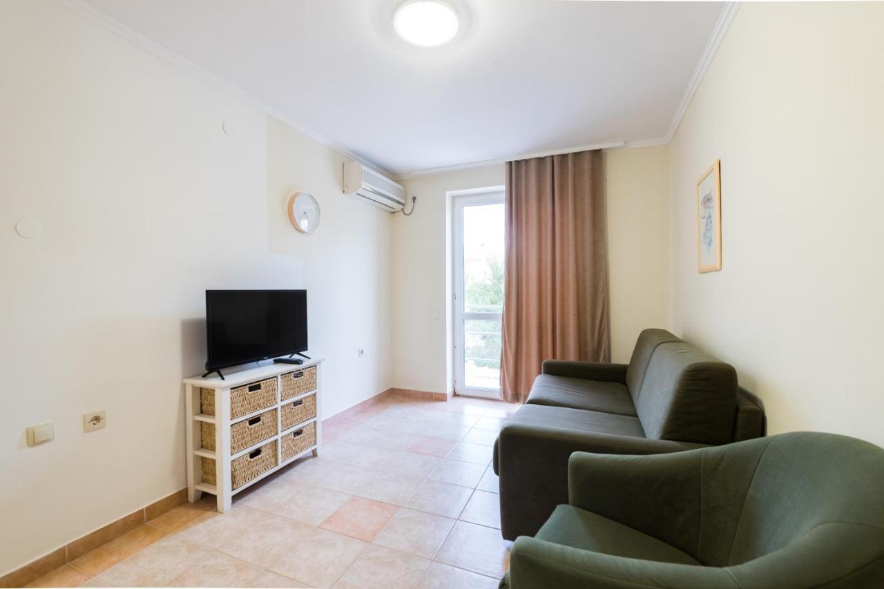 Hotel Rooms Roccia 노비그래드달마샤 외부 사진